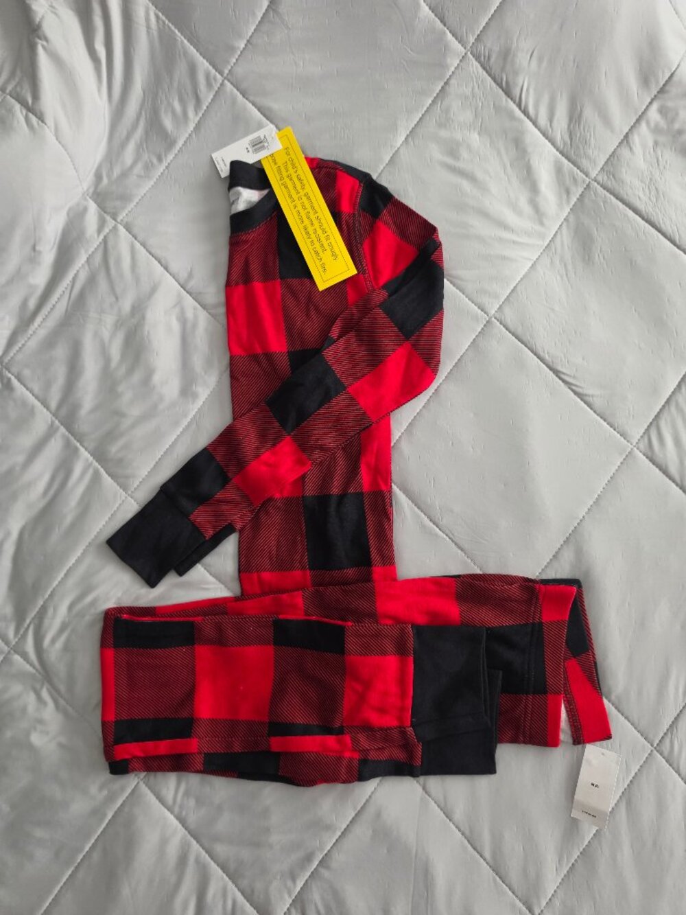 Old Navy Kids Red Buffalo Snug Fit Pajama Set Holidays Christmas Flannel Size M